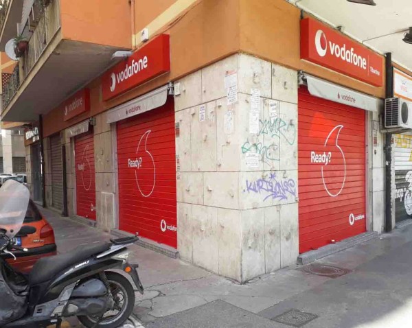 decorazione-serrande-vodafone-roma